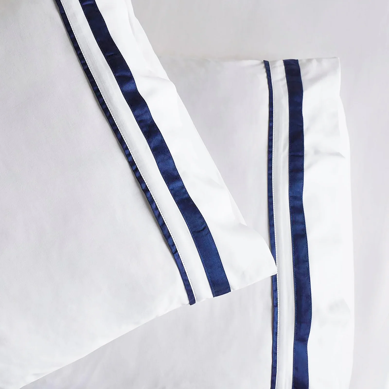 Cloud 1000 TC Egyptian Cotton White Navy Deep Queen Sheet sets by Renee Taylor - Image 3